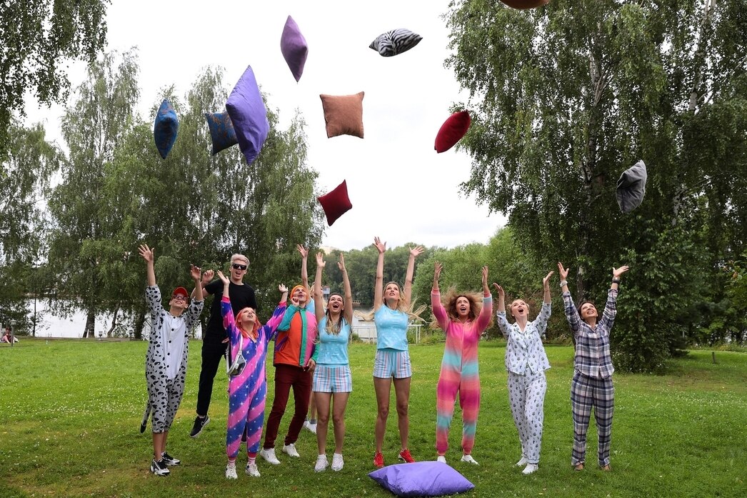 участники Pajamas Queens Party