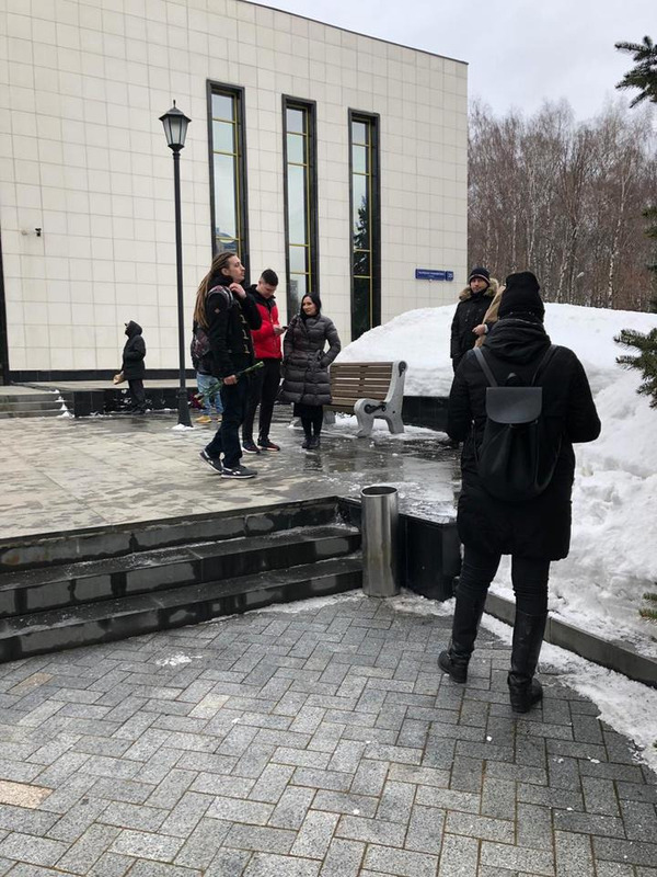 Близкие и поклонники провожают Децла в последний путь
