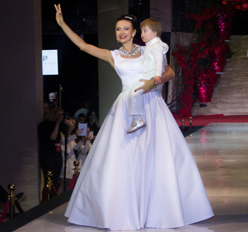 Эвелина Бледанс с сыном