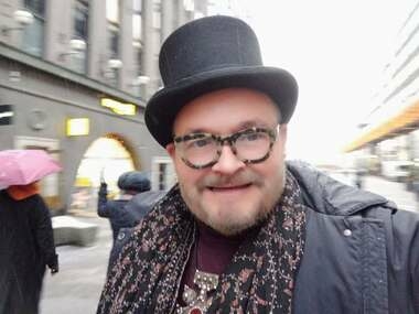 «Живут же люди»: экс-ведущий «Модного приговора» на фоне парижского пейзажа восхитил поклонников