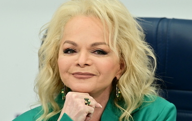 Лариса Долина