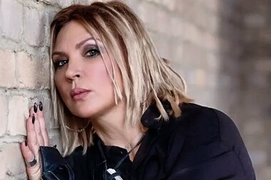 Стала опорой для тяжелобольной матери: певица Ая показала редкое фото с дочерью