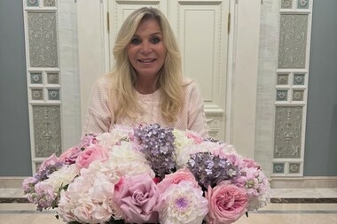 «Не годы имеют значение»: вдова Юдашкина показала идеальную фигуру в 67-й день рождения