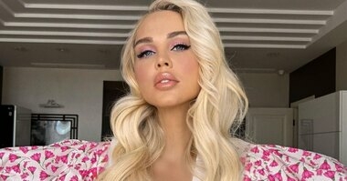 Мария Погребняк показала малютку-сына за занятиями в школе