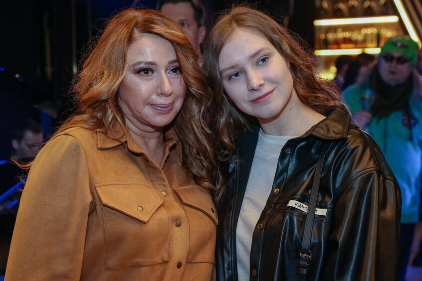Алена Апина с дочерью