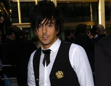 Солиста группы Lostprophets Иэна Уоткинса убили в тюрьме