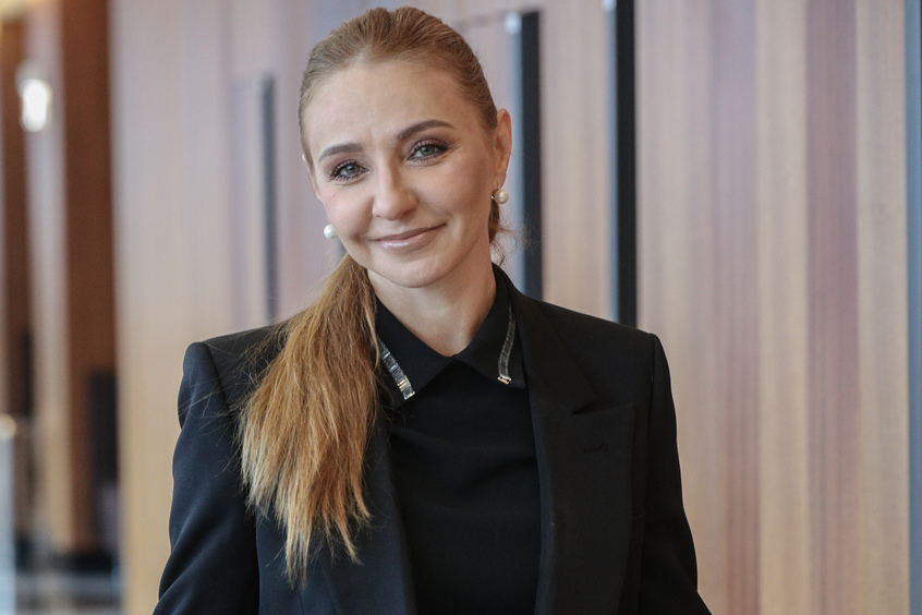 «Лапуся»: Навку и Пескова сняли с новорожденной малышкой на руках