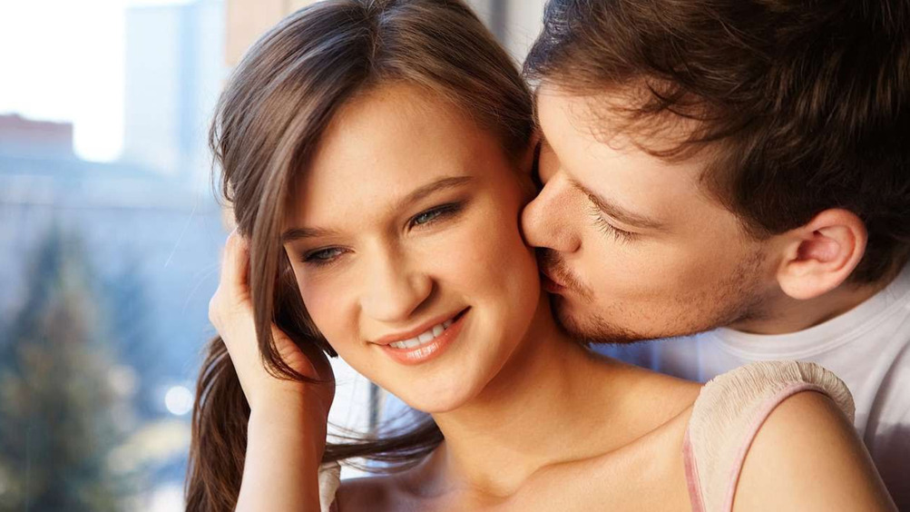 Тепло, горячо, бинго: 5 необычных прелюдий для секса, которые вам точно понравятся
