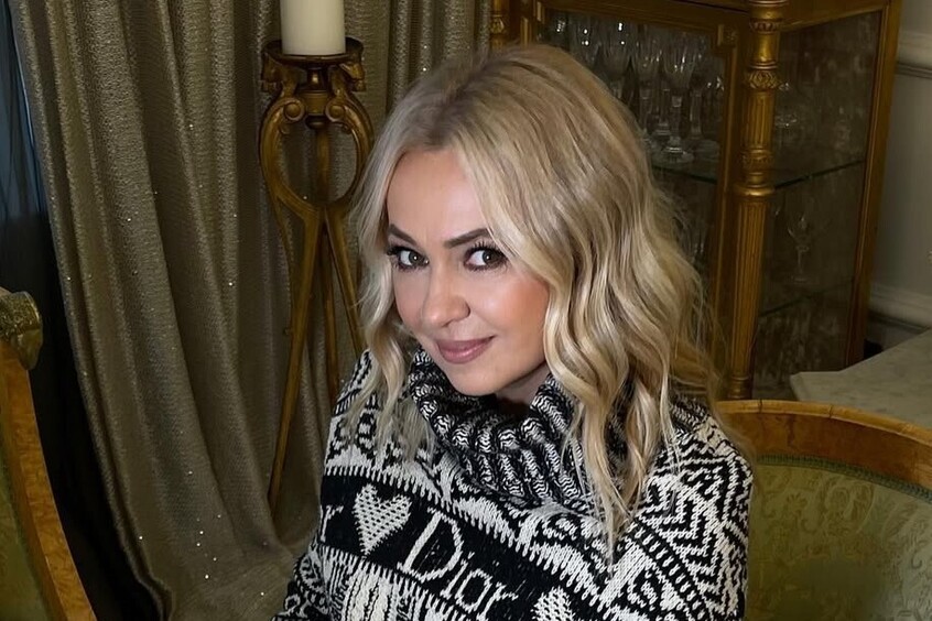 «Понятно, откуда у вас такие ноги»: фигура мамы Рудковской в купальнике произвела фурор в Сети