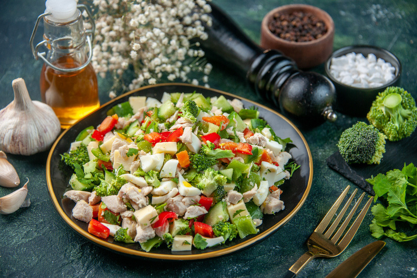 Вкусные и простые весенние салаты, которые можно готовить каждый день