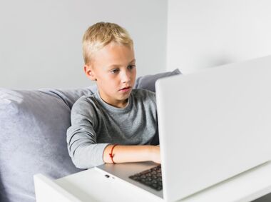 Киберугрозы для детей: как защитить молодежь в цифровой среде