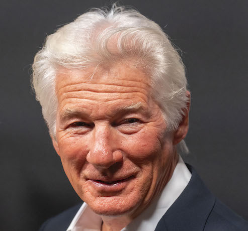 https://vizzoomir.com/upload/entities/2025/12/11/15/persons/photo/61/af/b7/6d/b9b12fd4cf9eebb7b90acd089600bc9a.jpg