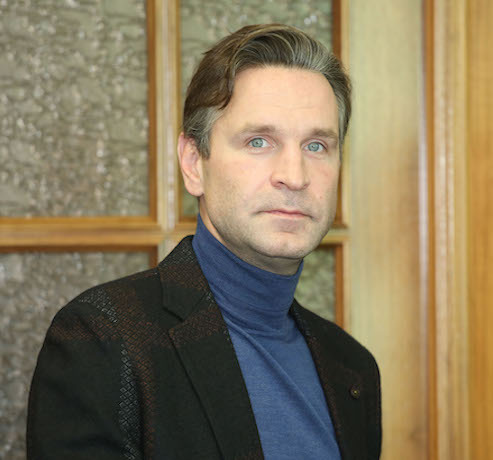 Виктор Добронравов