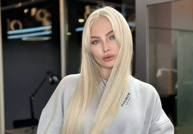 Алена Шишкова показала свое детское фото: «Вылитая дочь от Тимати»