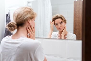 Как избавиться от жирного блеска на лице: советы визажиста