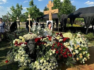 Петра Чернышева каждый день видят на могиле Анастасии Заворотнюк