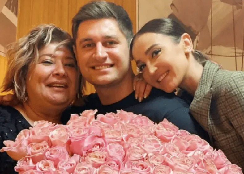 Ольга Бузова с Давой и его матерью