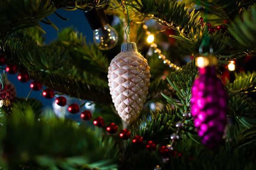 Постеры из СССР и винил: Новый год со вкусом детства