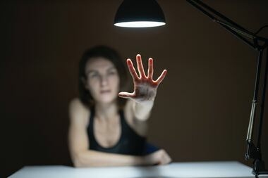 Чужая правда: как перестать обращать внимание на мнение окружающих и начать жить своей жизнью