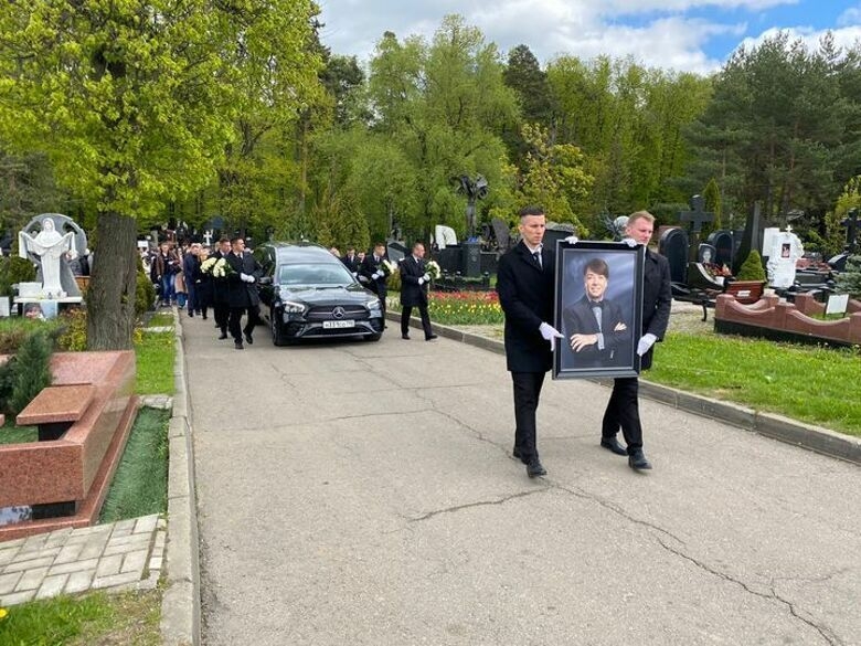 Пугачева приехала проститься с Юдашкиным: эксклюзивные кадры