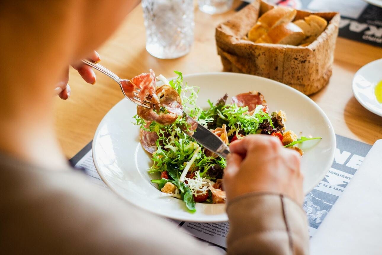 а вы выбираете невкусные ингредиенты из тарелки?