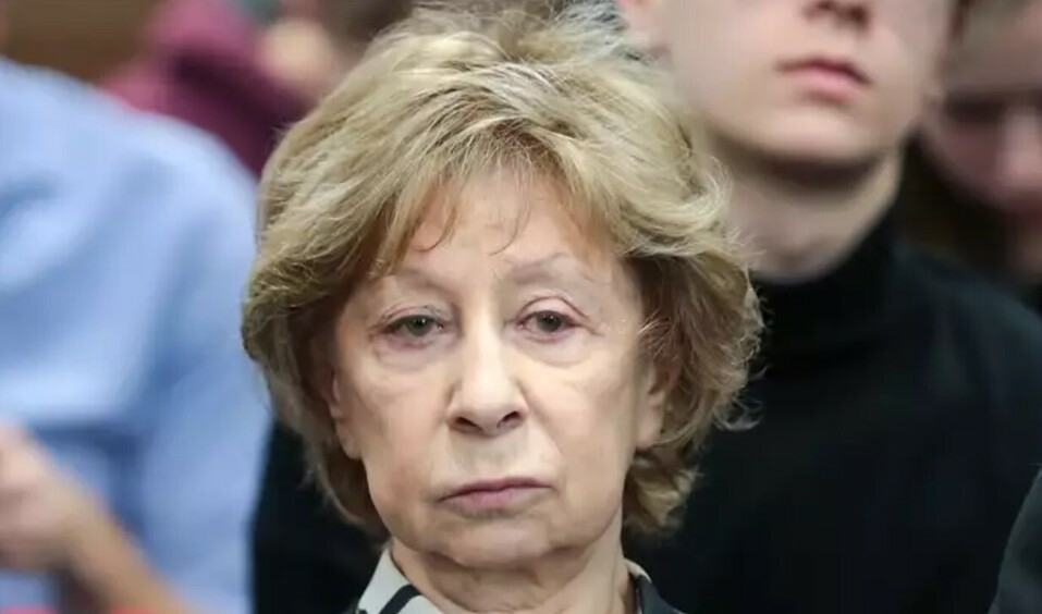 Лия Ахеджакова