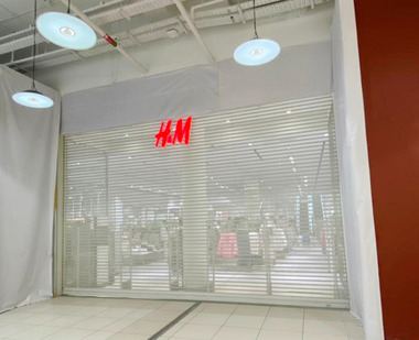 Магазины H&amp;M Group приостановили работу в России