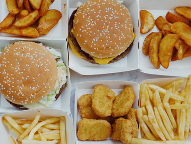 Россияне высмеяли "уход" McDonald's и Ikea