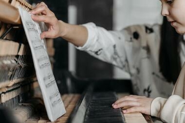 Стоит ли заставлять ребенка учиться музыке