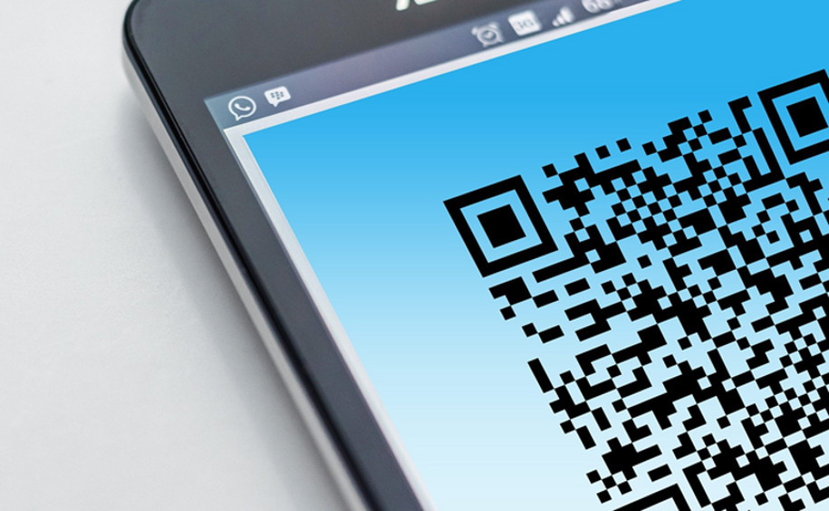 Раскрыты детали и сроки введения QR-кодов в России