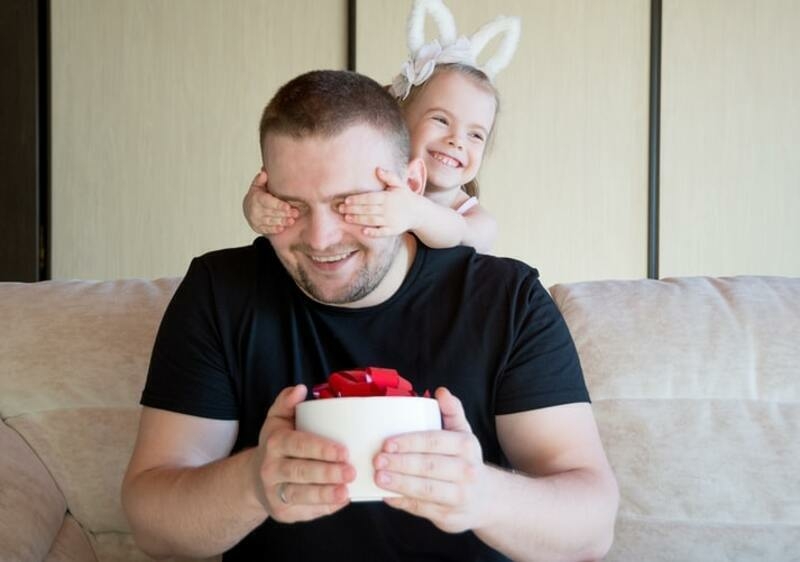 мужчины, как правило, не перекладывают заботы о детях на женские плечи