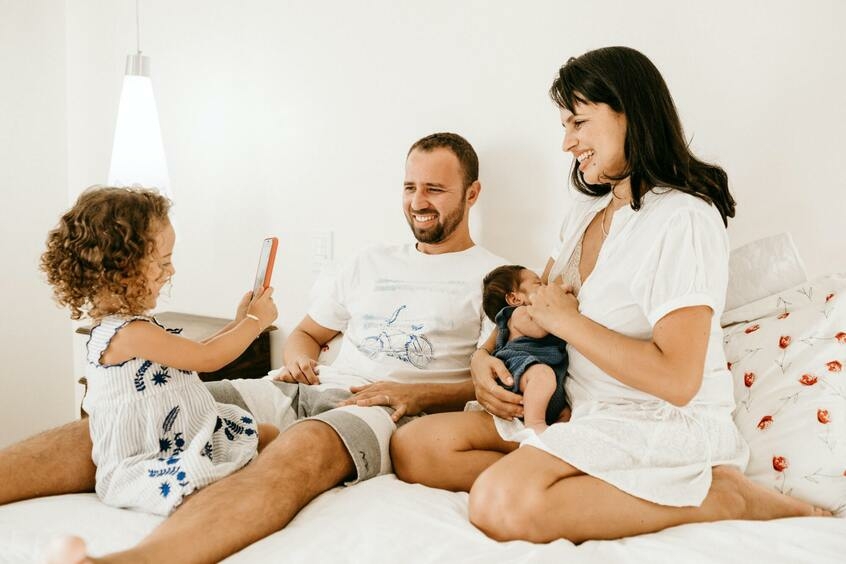 Мы бессознательно усваиваем модель того, как быть родителями, когда растем