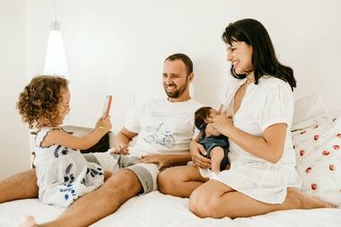Мы бессознательно усваиваем модель того, как быть родителями, когда растем