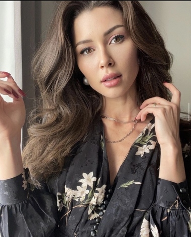 Анна Заворотнюк