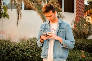 В социальных приложениях, которыми они пользуются, нет ничего плохого