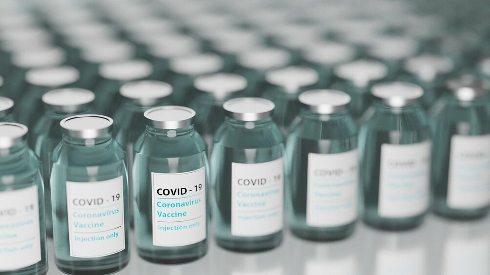 В России зарегистрирована третья вакцина от COVID−19
