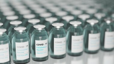 В России зарегистрирована третья вакцина от COVID−19
