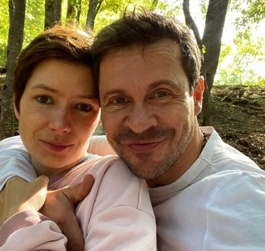 Павел Деревянко с женой