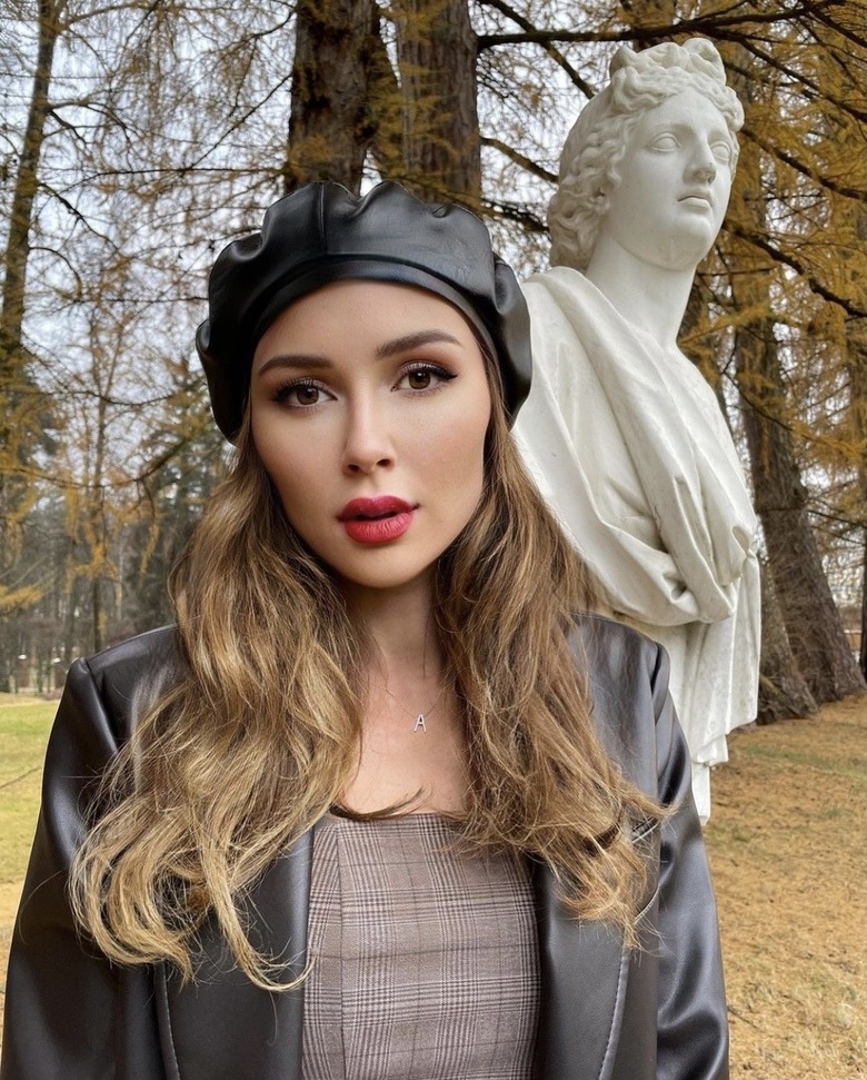 Анна Заворотнюк