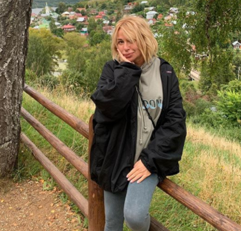Алена Апина