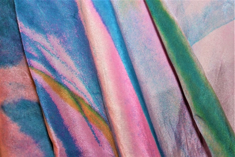 Сушите ткань аккуратно