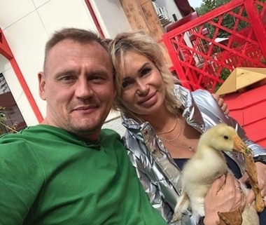 Степан Меньщиков с женой