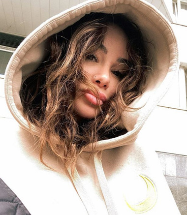 Айза Долматова