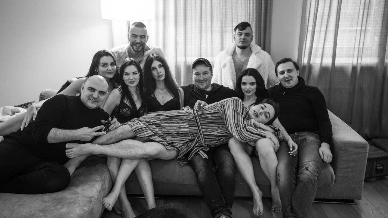 Съемки проходили дома у артиста