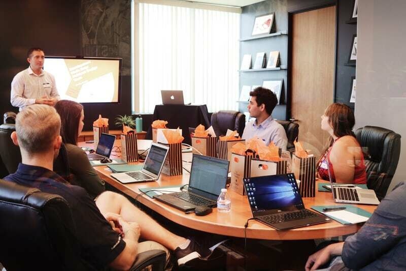 Предложите свою систему оценки работы сотрудников