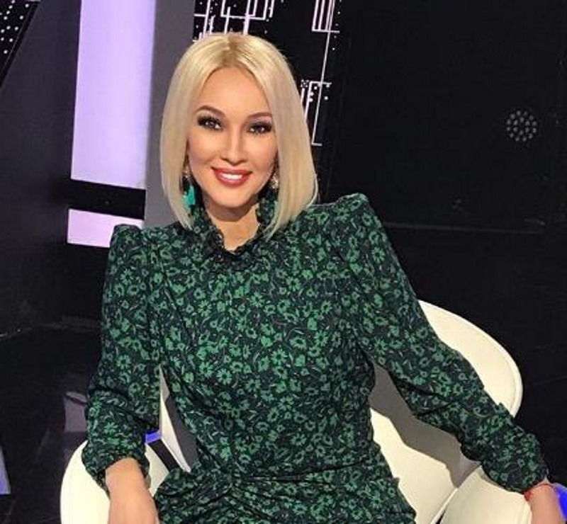 Лера Кудрявцева 15 лет назад сделала пластическую операцию на груди