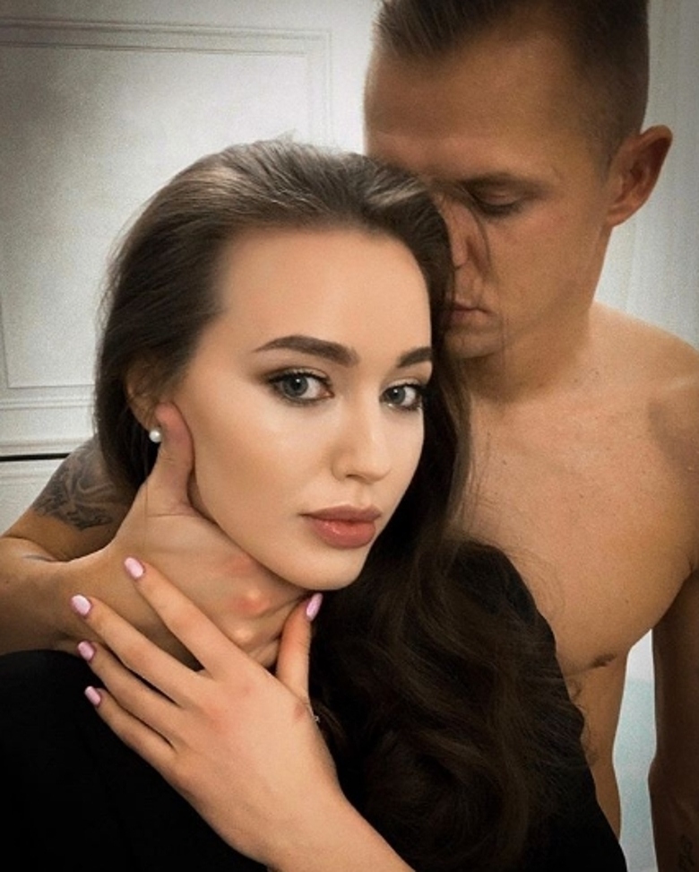 Дмитрий Тарасов с женой Анастасией