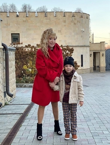 Алла Пугачева с дочкой Лизой