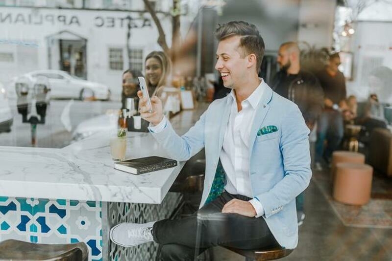 поиграйте с ним