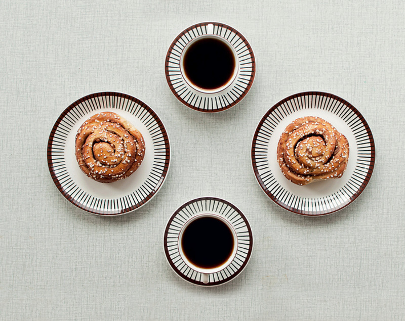 Фика (fika) – кофе-пауза, которую шведы устраивают в середине рабочего дня. Во время фики нужно пить кофе и есть каку – так шведы именуют сдобу и печенье